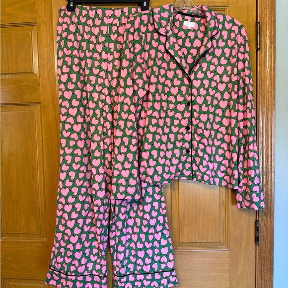 Beauty Sleep Social Other - Women's Heart-Print Pajama Set - Pink Hearts on Green